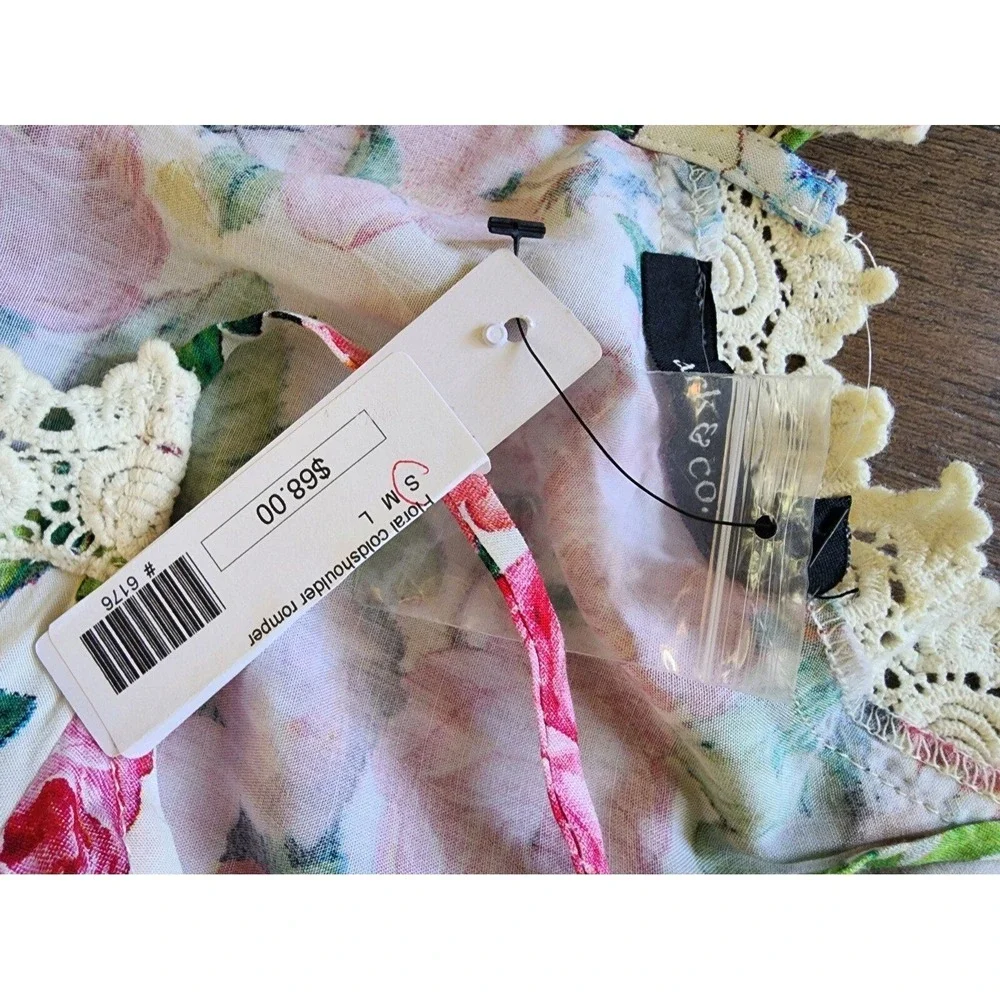 NWT Boutique Floral Romper‎ Cottagecore Boho Size Small